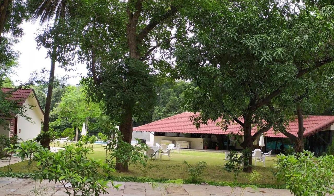אודייפור Aranya Vilas - A Nature Resort מראה חיצוני תמונה