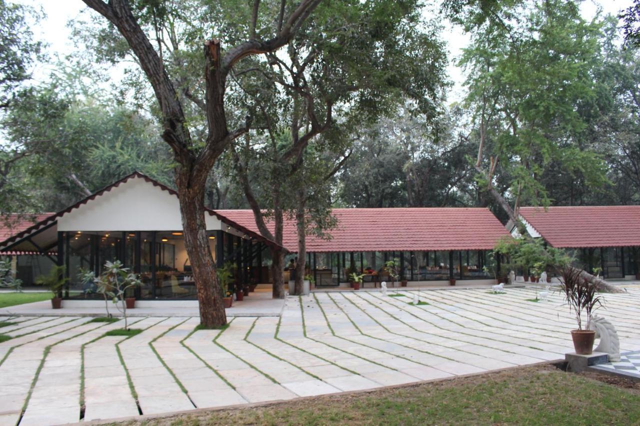 אודייפור Aranya Vilas - A Nature Resort מראה חיצוני תמונה